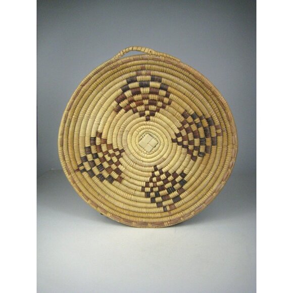 Handwoven Round Basket Geometric Handle Flat Plate 10 n Southwestern Tribal Boho
